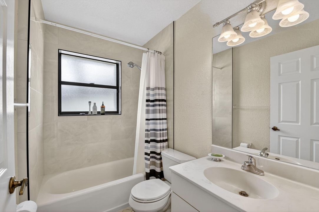 En Venta: $787,000 (3 camas, 3 baños, 2113 Pies cuadrados)