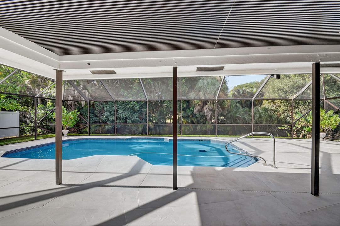 En Venta: $787,000 (3 camas, 3 baños, 2113 Pies cuadrados)