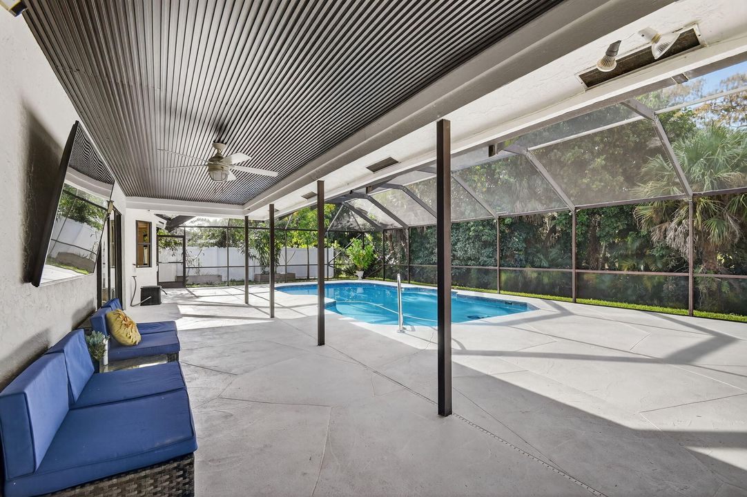 En Venta: $787,000 (3 camas, 3 baños, 2113 Pies cuadrados)