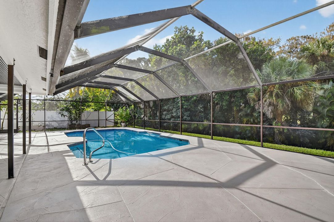 En Venta: $787,000 (3 camas, 3 baños, 2113 Pies cuadrados)