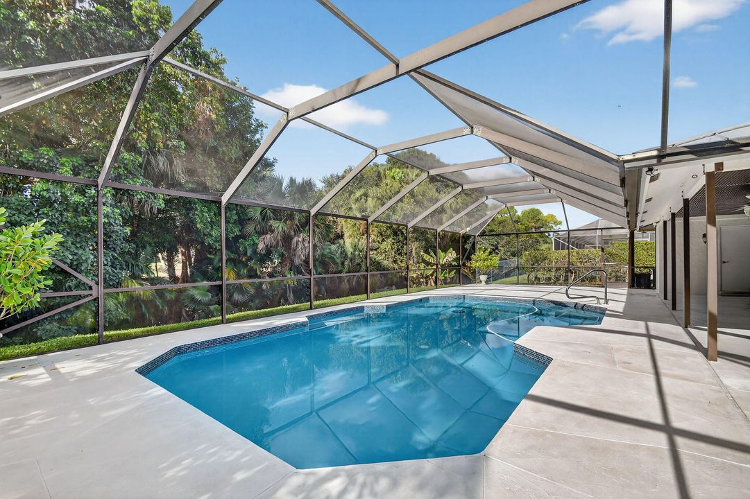 En Venta: $787,000 (3 camas, 3 baños, 2113 Pies cuadrados)