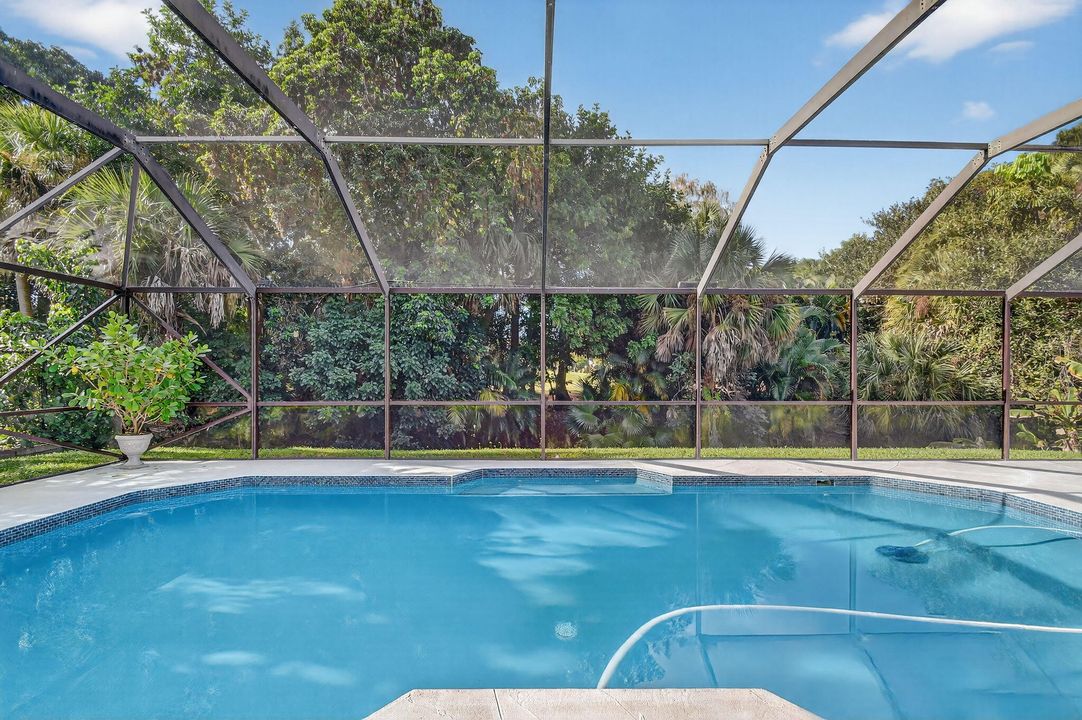 En Venta: $787,000 (3 camas, 3 baños, 2113 Pies cuadrados)