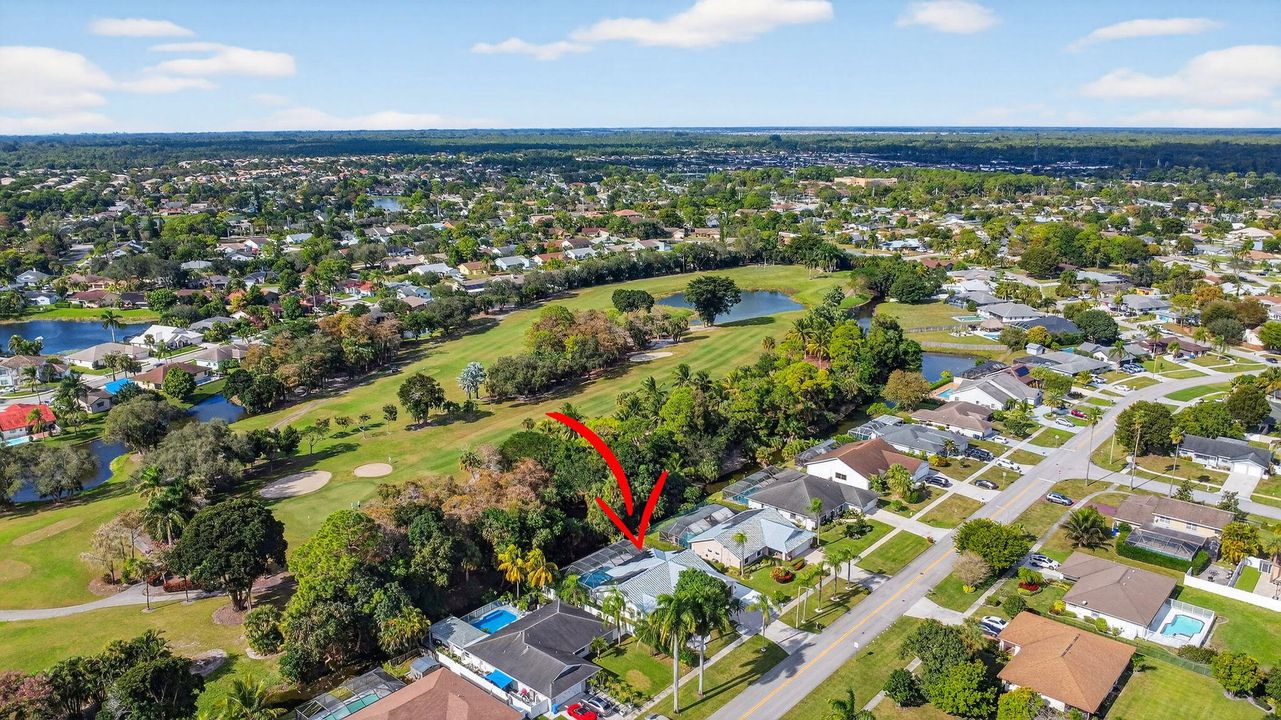 En Venta: $787,000 (3 camas, 3 baños, 2113 Pies cuadrados)