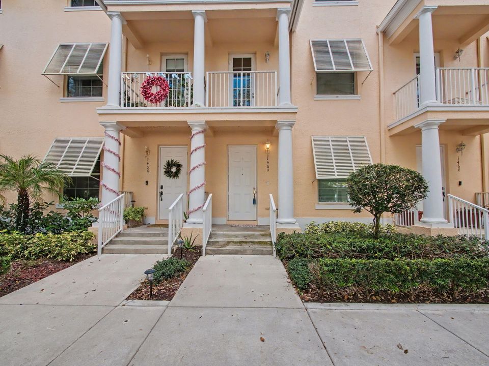 For Sale: $560,000 (3 beds, 2 baths, 1938 Square Feet)