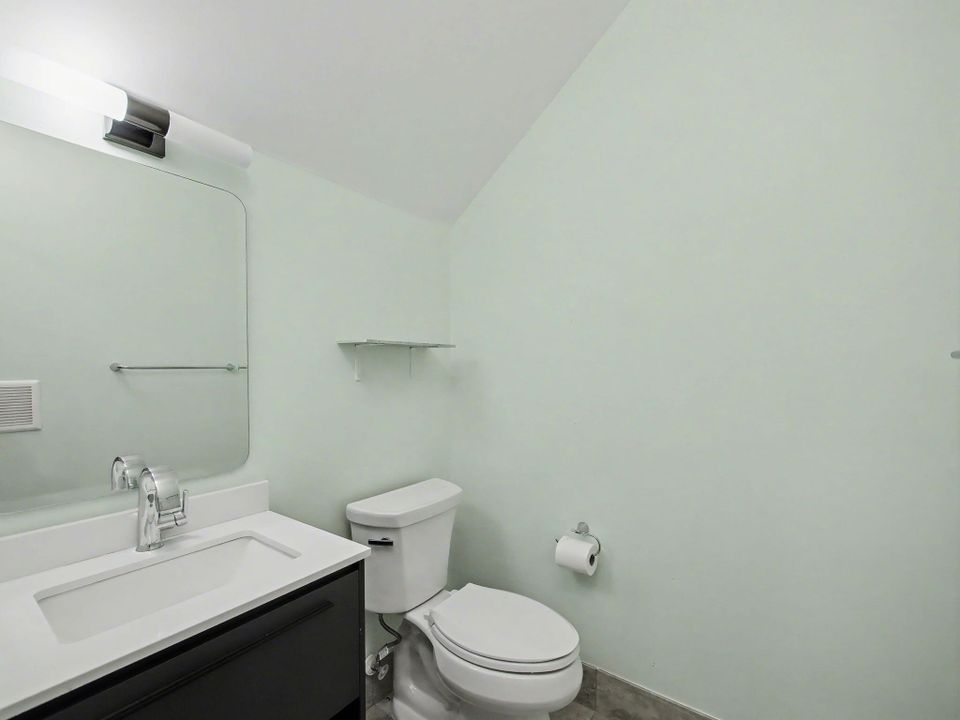 For Sale: $560,000 (3 beds, 2 baths, 1938 Square Feet)