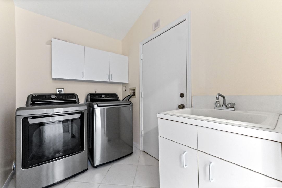 En Renta: $3,900 (3 camas, 2 baños, 1956 Pies cuadrados)