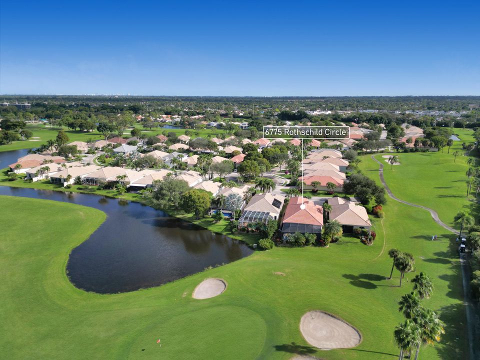 For Sale: $680,000 (3 beds, 4 baths, 2900 Square Feet)