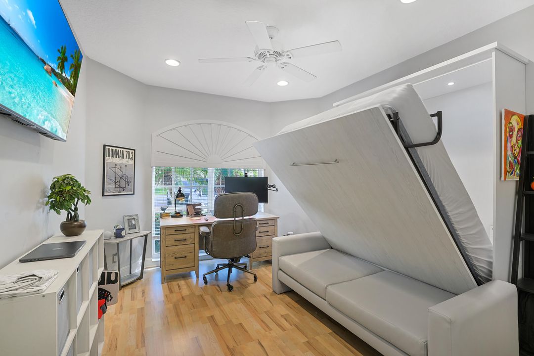 For Sale: $680,000 (3 beds, 4 baths, 2900 Square Feet)