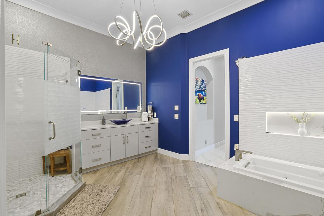 For Sale: $680,000 (3 beds, 4 baths, 2900 Square Feet)