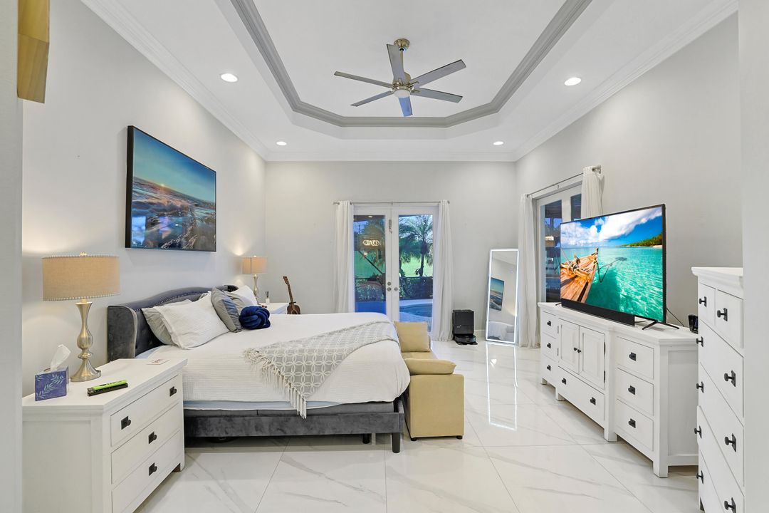 For Sale: $680,000 (3 beds, 4 baths, 2900 Square Feet)