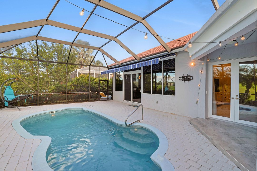 For Sale: $680,000 (3 beds, 4 baths, 2900 Square Feet)