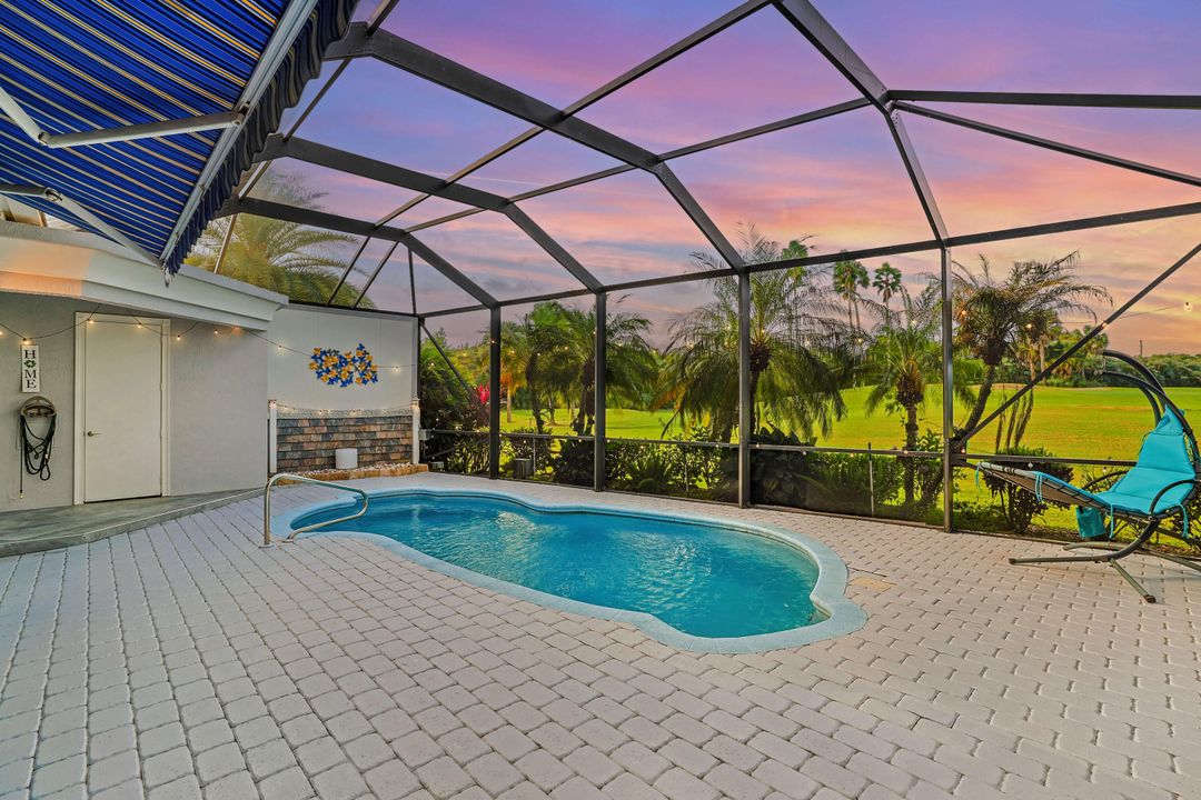 For Sale: $680,000 (3 beds, 4 baths, 2900 Square Feet)