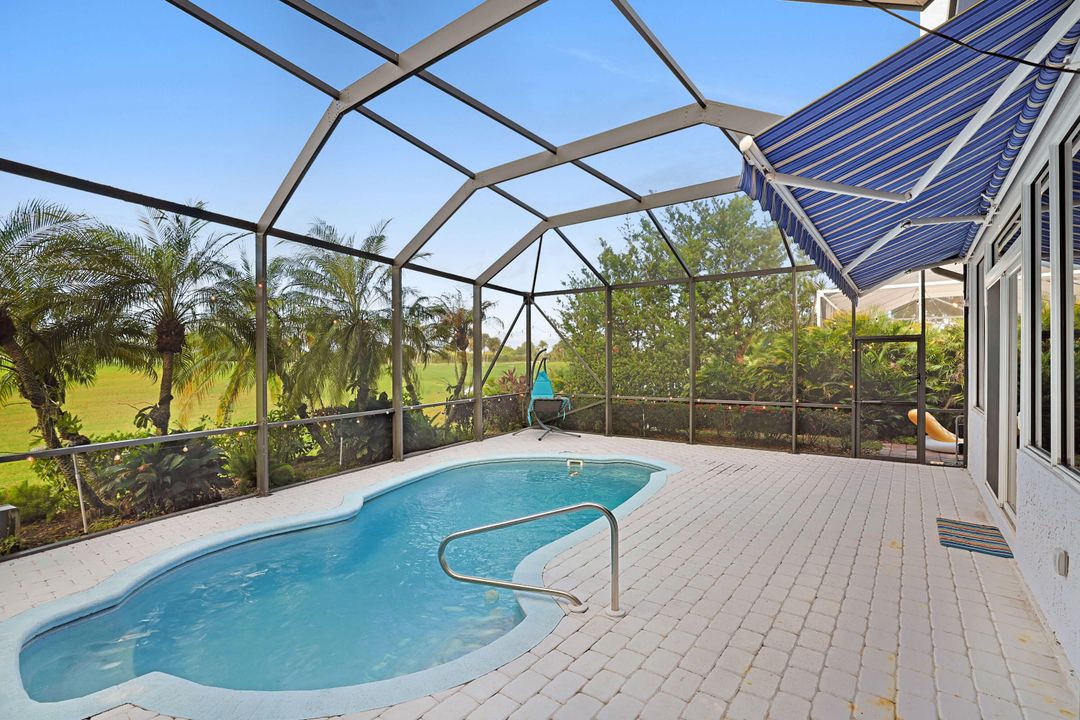 For Sale: $680,000 (3 beds, 4 baths, 2900 Square Feet)