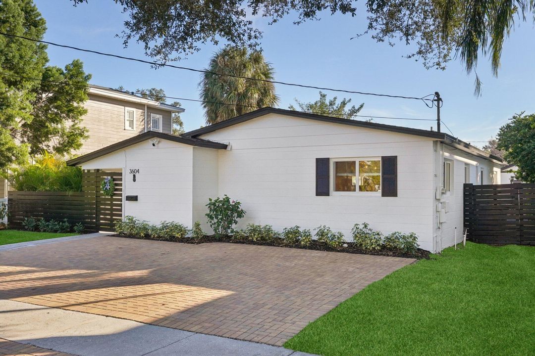 待售: $899,000 (2 贝兹, 2 浴室, 1320 平方英尺)