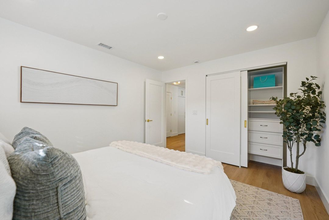 待售: $899,000 (2 贝兹, 2 浴室, 1320 平方英尺)