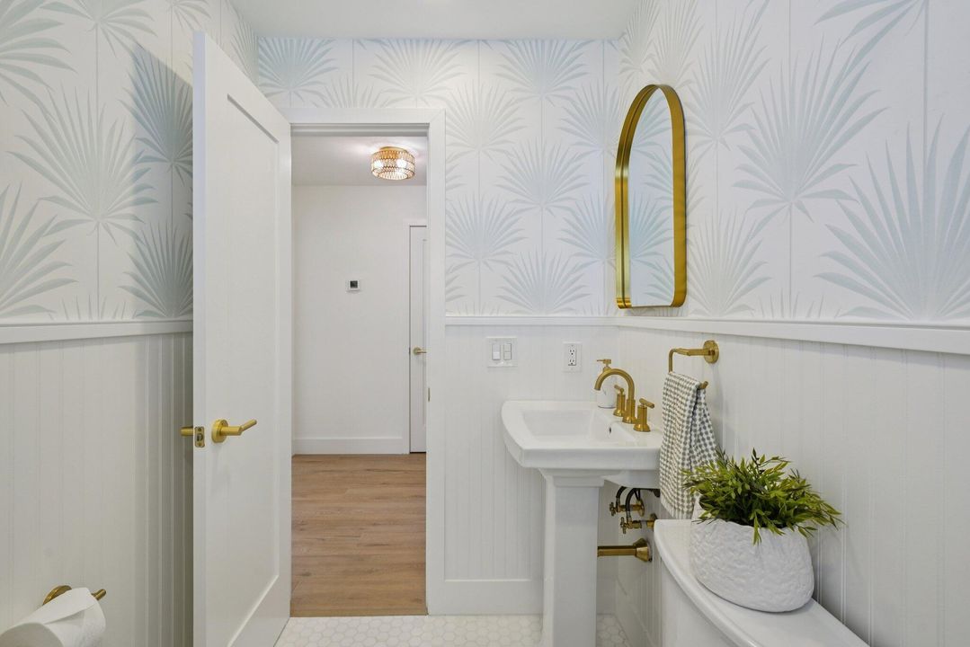 待售: $899,000 (2 贝兹, 2 浴室, 1320 平方英尺)