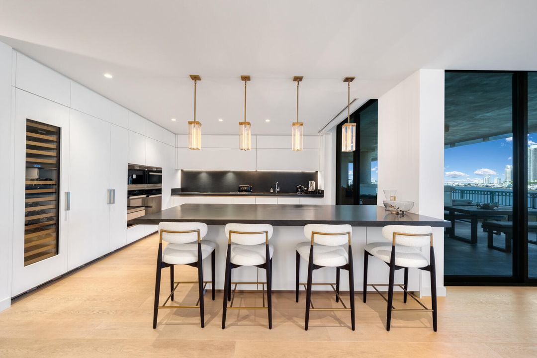 待售: $15,950,000 (4 贝兹, 4 浴室, 4904 平方英尺)