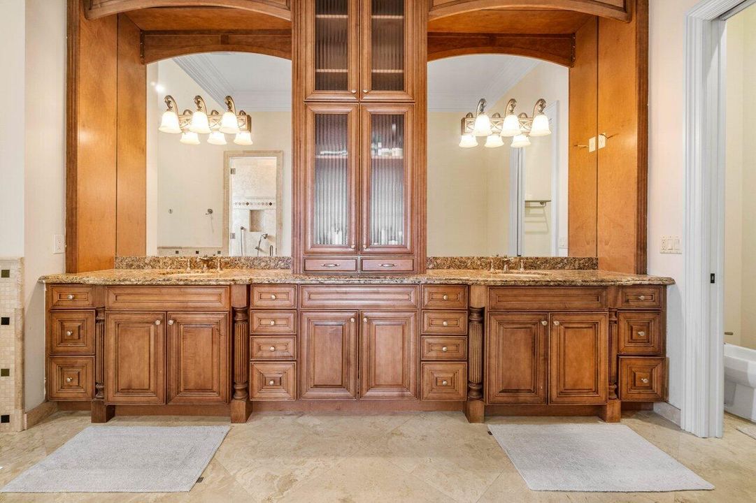 На продажу: $8,595,000 (5 спален, 4 ванн, 4741 Квадратных фут)