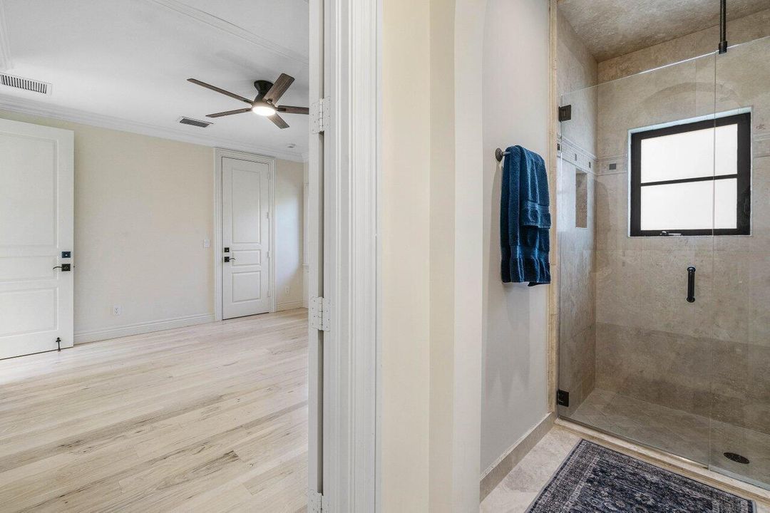 На продажу: $8,595,000 (5 спален, 4 ванн, 4741 Квадратных фут)