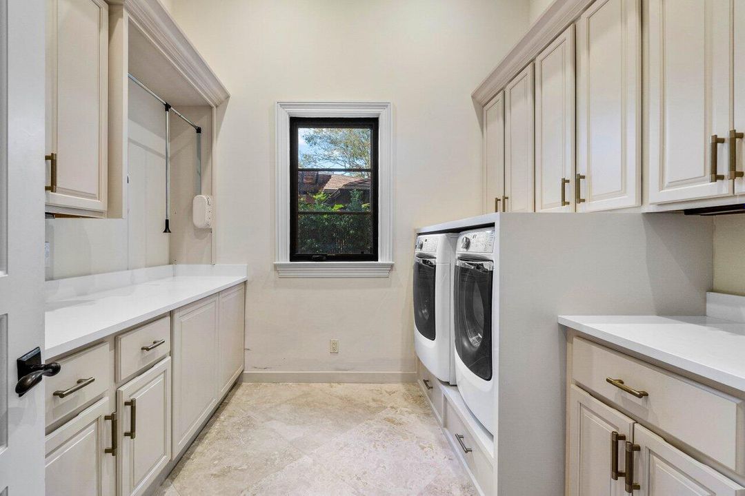 На продажу: $8,595,000 (5 спален, 4 ванн, 4741 Квадратных фут)