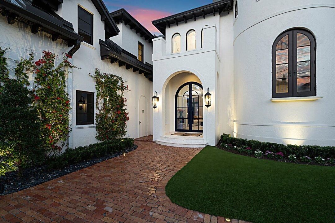 На продажу: $8,595,000 (5 спален, 4 ванн, 4741 Квадратных фут)