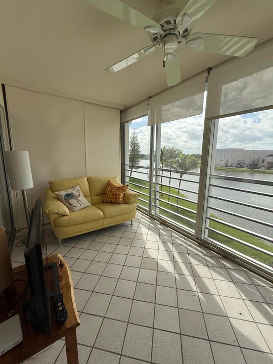 出租: $2,000 (2 贝兹, 2 浴室, 1008 平方英尺)