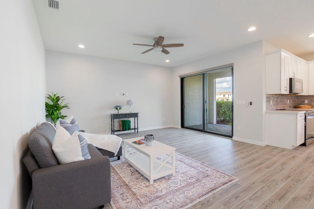 На продажу: $574,900 (4 спален, 2 ванн, 2076 Квадратных фут)