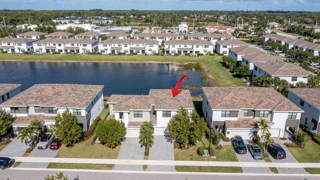 На продажу: $574,900 (4 спален, 2 ванн, 2076 Квадратных фут)