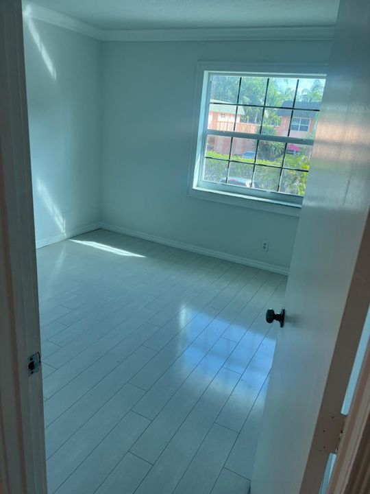 出租: $2,100 (2 贝兹, 2 浴室, 936 平方英尺)