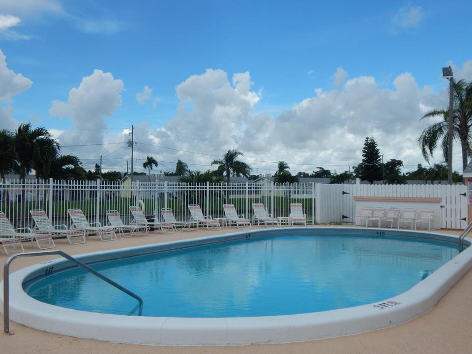 For Rent: $2,100 (2 beds, 1 baths, 800 Square Feet)