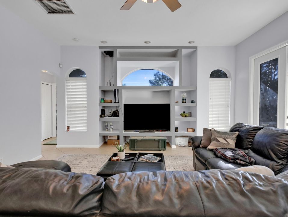 For Sale: $695,000 (4 beds, 3 baths, 2229 Square Feet)