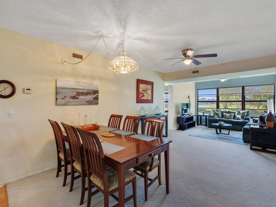 For Sale: $155,000 (2 beds, 2 baths, 1188 Square Feet)