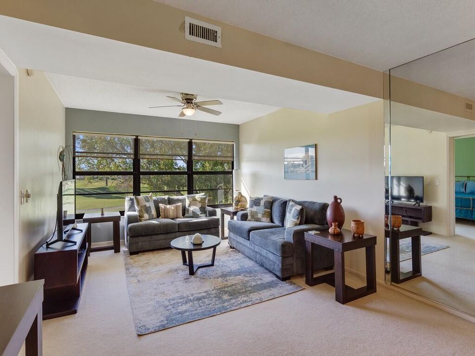 For Sale: $155,000 (2 beds, 2 baths, 1188 Square Feet)