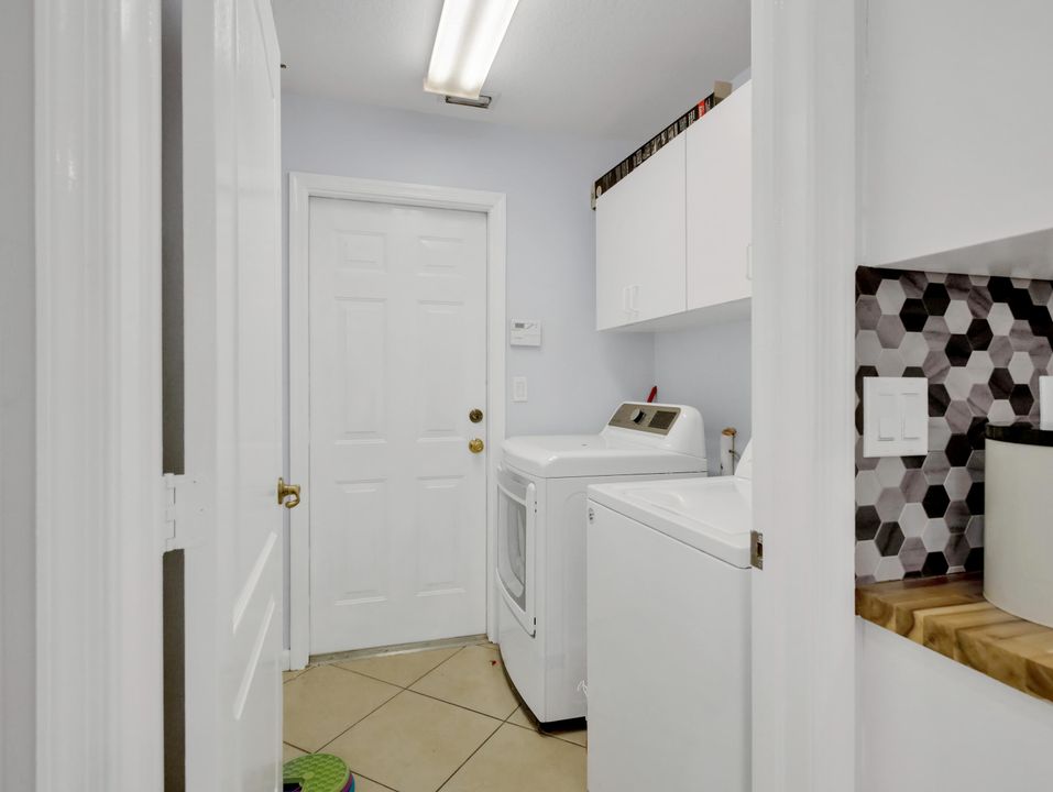 For Sale: $695,000 (4 beds, 3 baths, 2229 Square Feet)