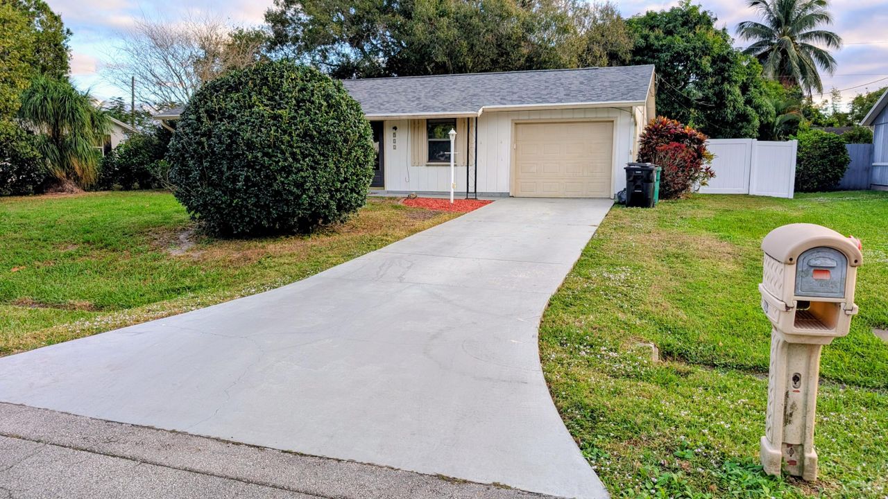 待售: $295,995 (2 贝兹, 2 浴室, 925 平方英尺)