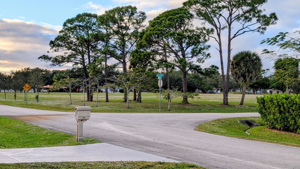 待售: $295,995 (2 贝兹, 2 浴室, 925 平方英尺)