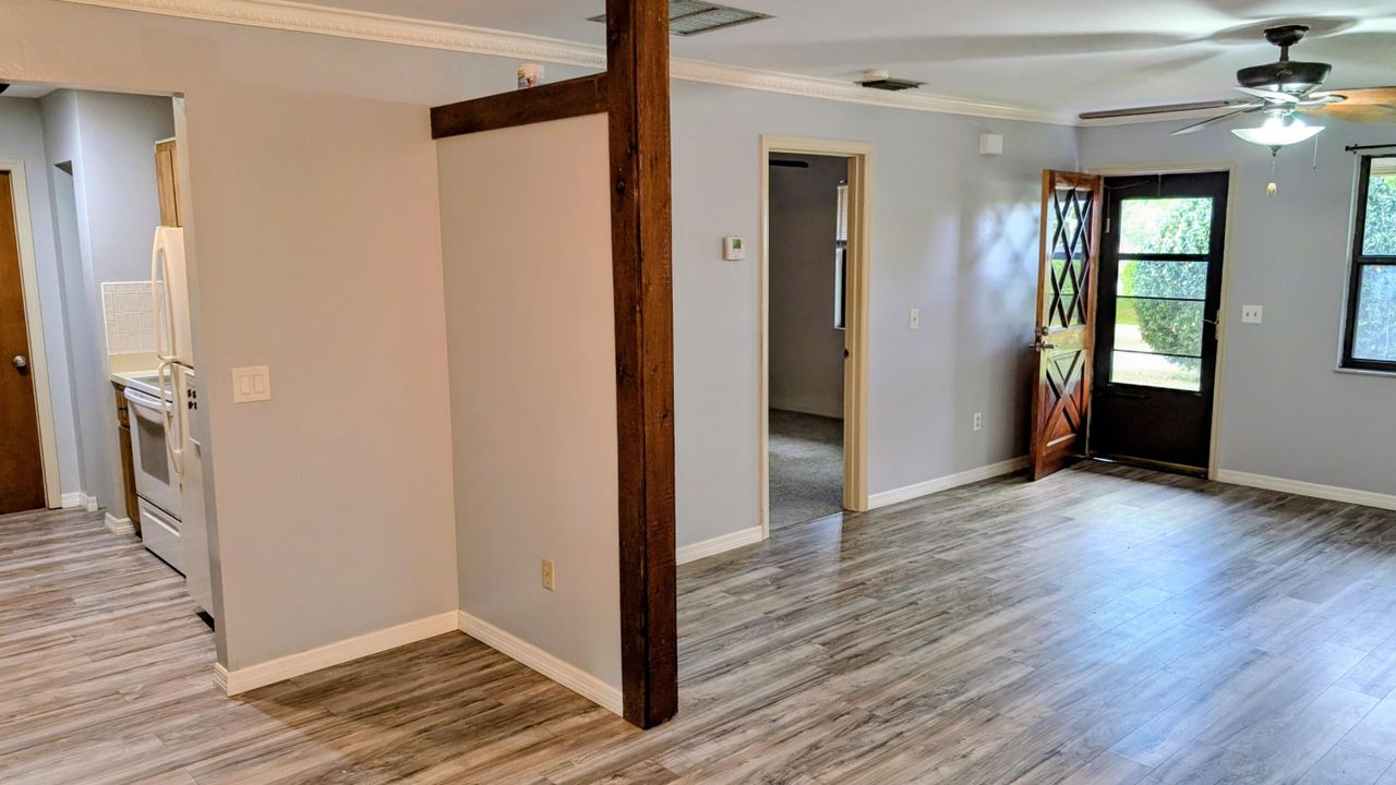 待售: $295,995 (2 贝兹, 2 浴室, 925 平方英尺)