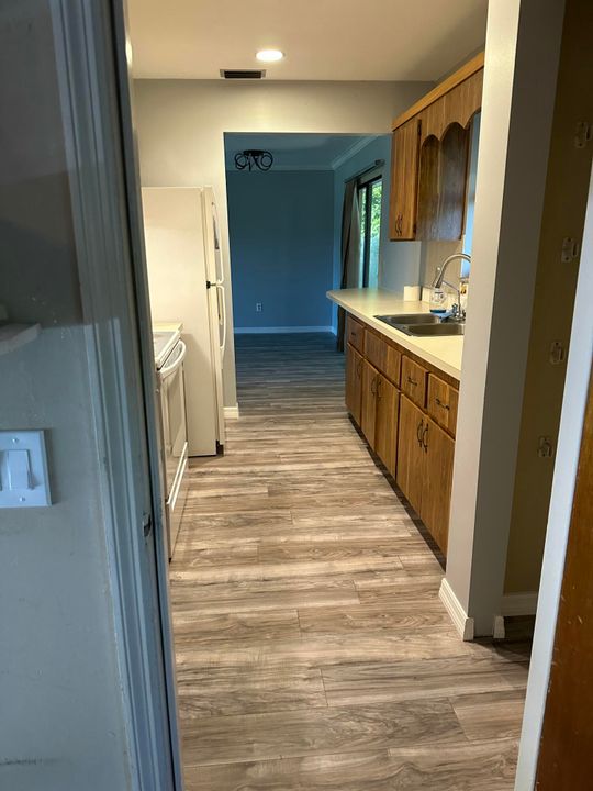 待售: $295,995 (2 贝兹, 2 浴室, 925 平方英尺)