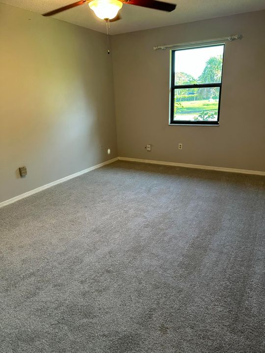 待售: $295,995 (2 贝兹, 2 浴室, 925 平方英尺)