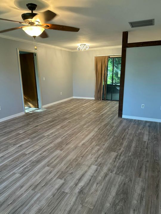 待售: $295,995 (2 贝兹, 2 浴室, 925 平方英尺)