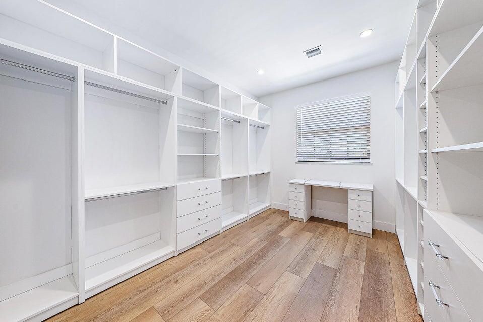 For Sale: $4,995,000 (5 beds, 4 baths, 3353 Square Feet)