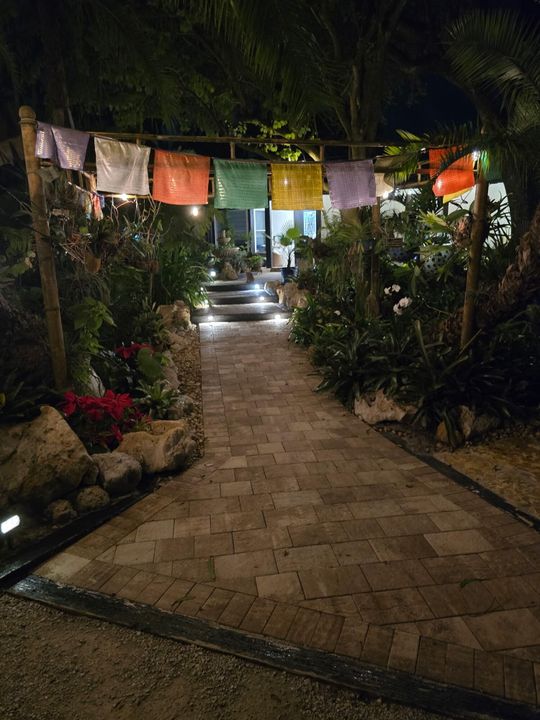 En Venta: $650,000 (4 camas, 2 baños, 1869 Pies cuadrados)