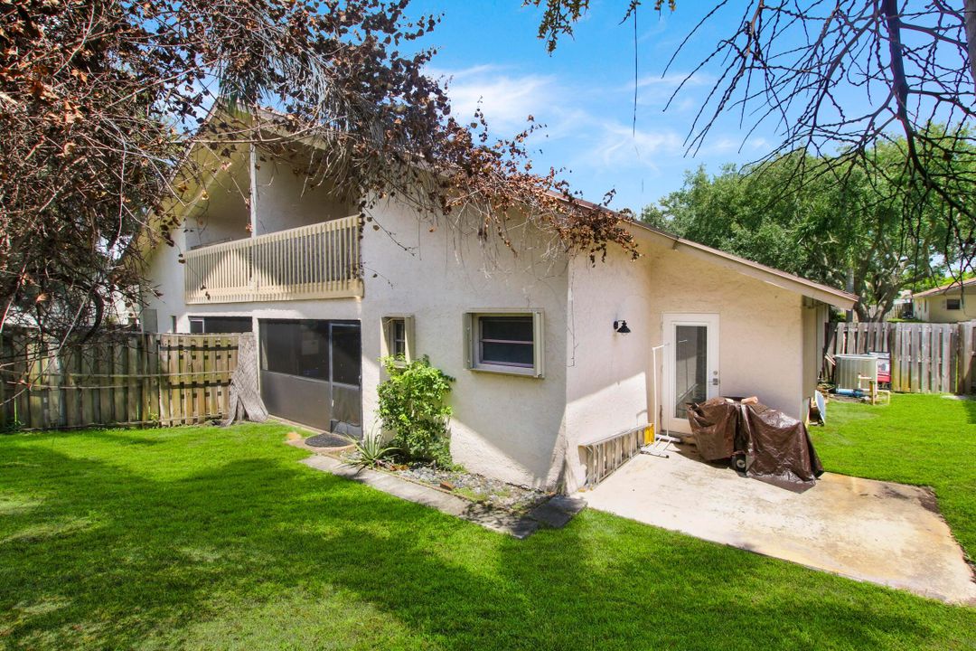 For Rent: $3,200 (3 beds, 2 baths, 1657 Square Feet)