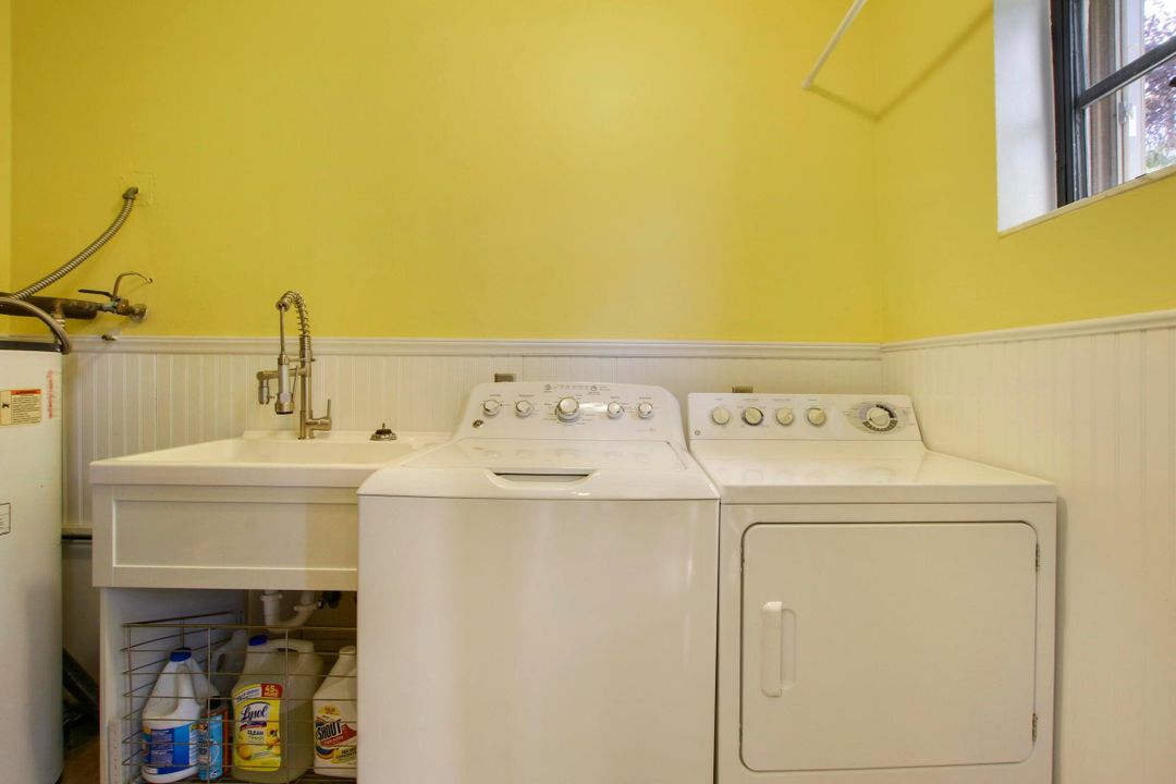 For Rent: $3,200 (3 beds, 2 baths, 1657 Square Feet)