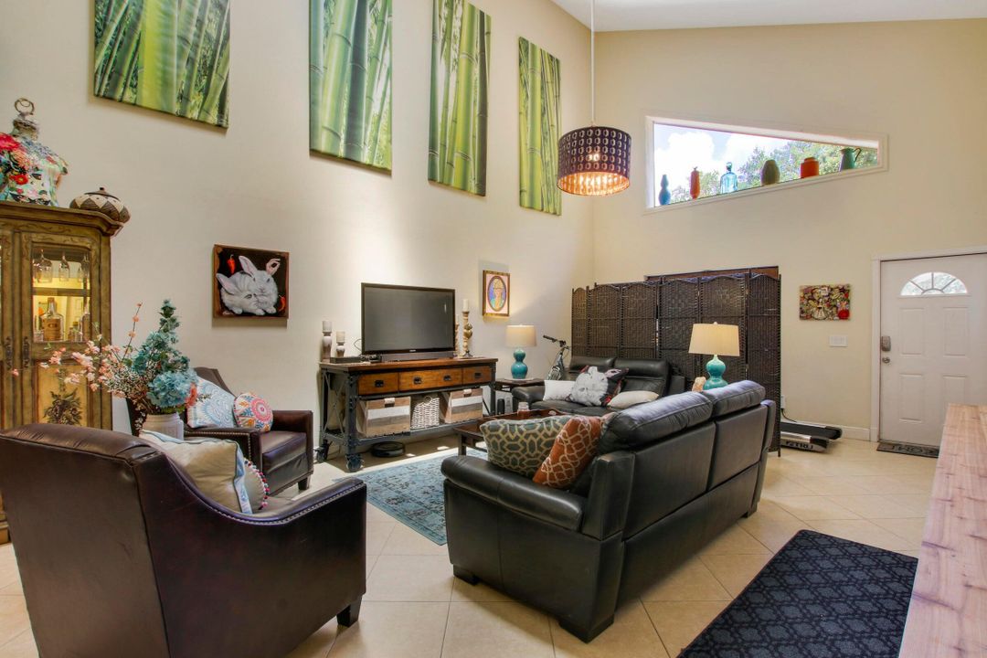 For Rent: $3,200 (3 beds, 2 baths, 1657 Square Feet)