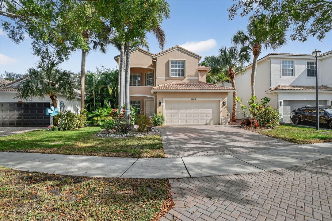 For Sale: $750,000 (4 beds, 2 baths, 2414 Square Feet)