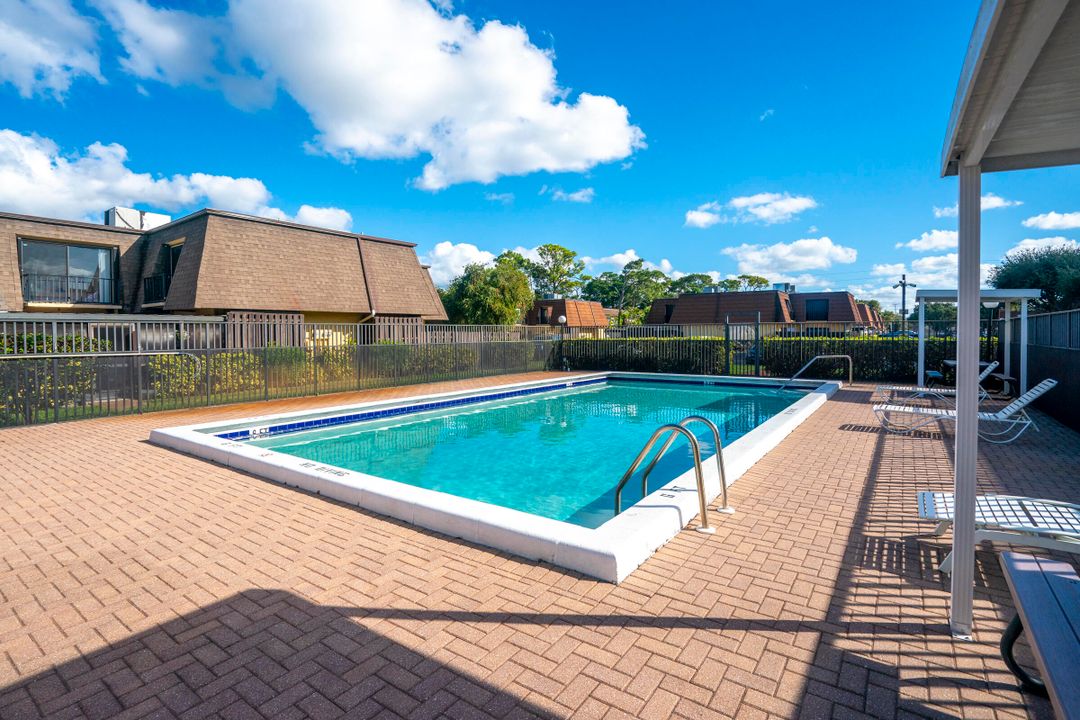 En Venta: $300,000 (2 camas, 2 baños, 1405 Pies cuadrados)