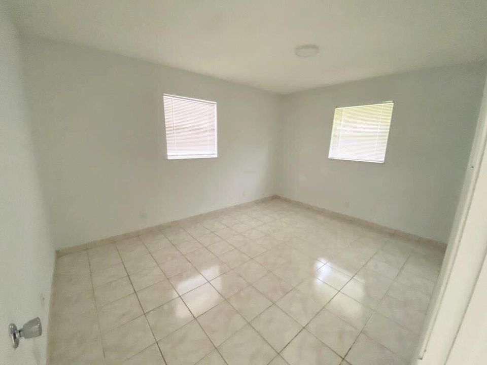 En Renta: $2,200 (2 camas, 1 baños, 1000 Pies cuadrados)