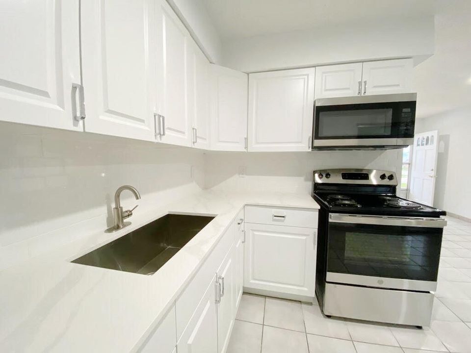 En Renta: $2,200 (2 camas, 1 baños, 1000 Pies cuadrados)