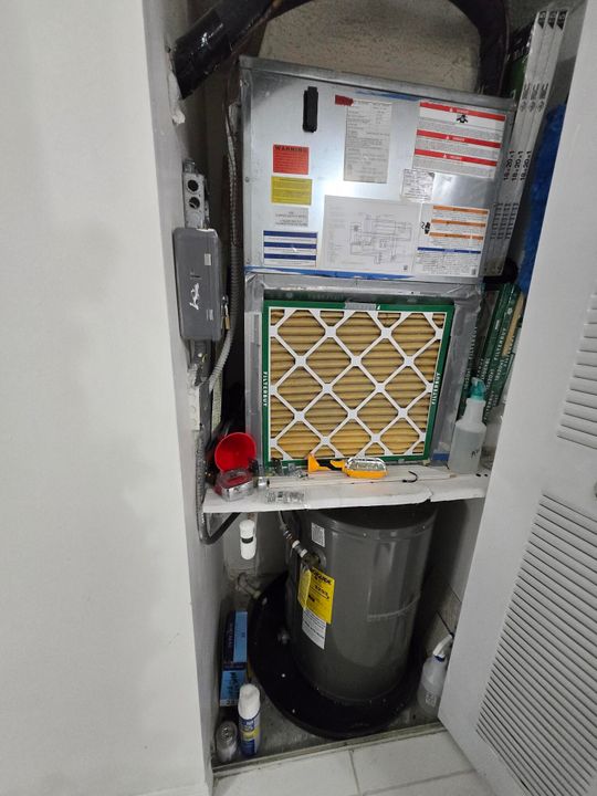 For Sale: $184,900 (2 beds, 2 baths, 1064 Square Feet)